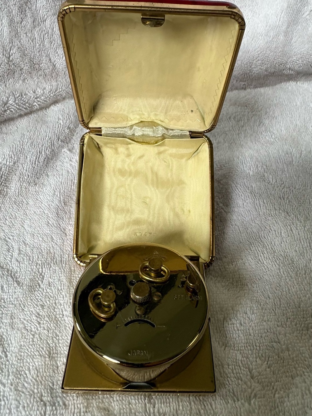 Ingraham Vintage Travel Alarm Clock With Fold Up Case - Picture 4 of 8